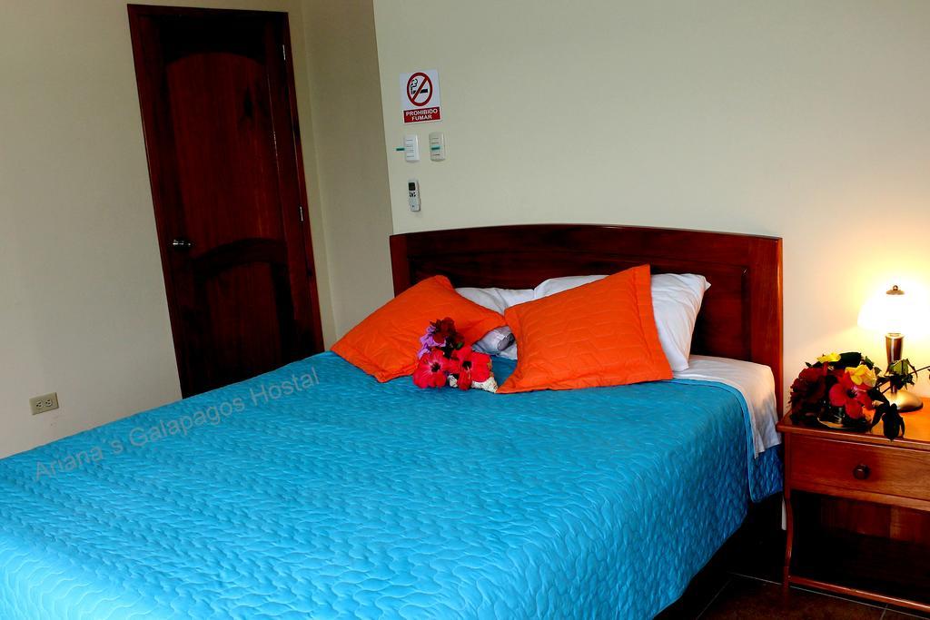 Ariana'S Galapagos Hostal Puerto Ayora  Dış mekan fotoğraf