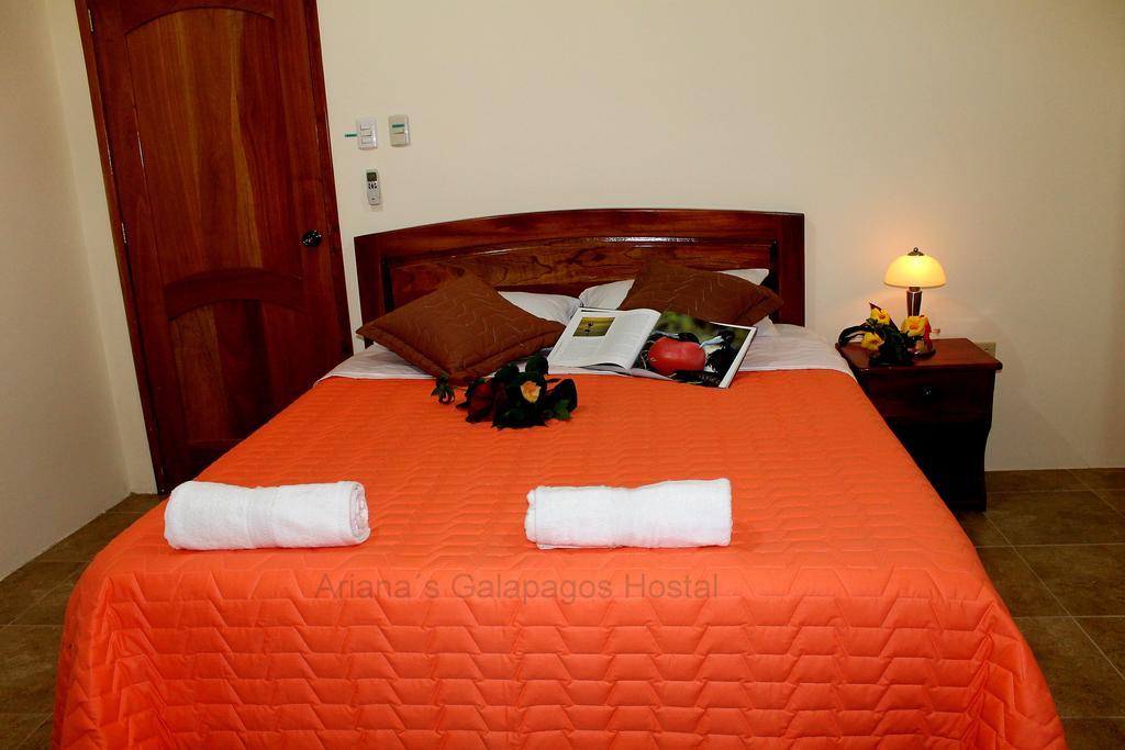 Ariana'S Galapagos Hostal Puerto Ayora  Dış mekan fotoğraf