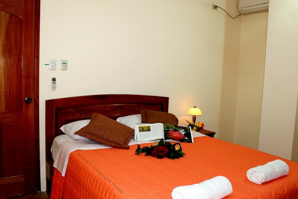 Ariana'S Galapagos Hostal Puerto Ayora  Dış mekan fotoğraf