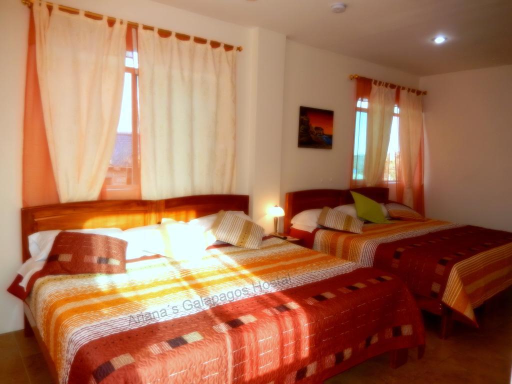 Ariana'S Galapagos Hostal Puerto Ayora  Dış mekan fotoğraf