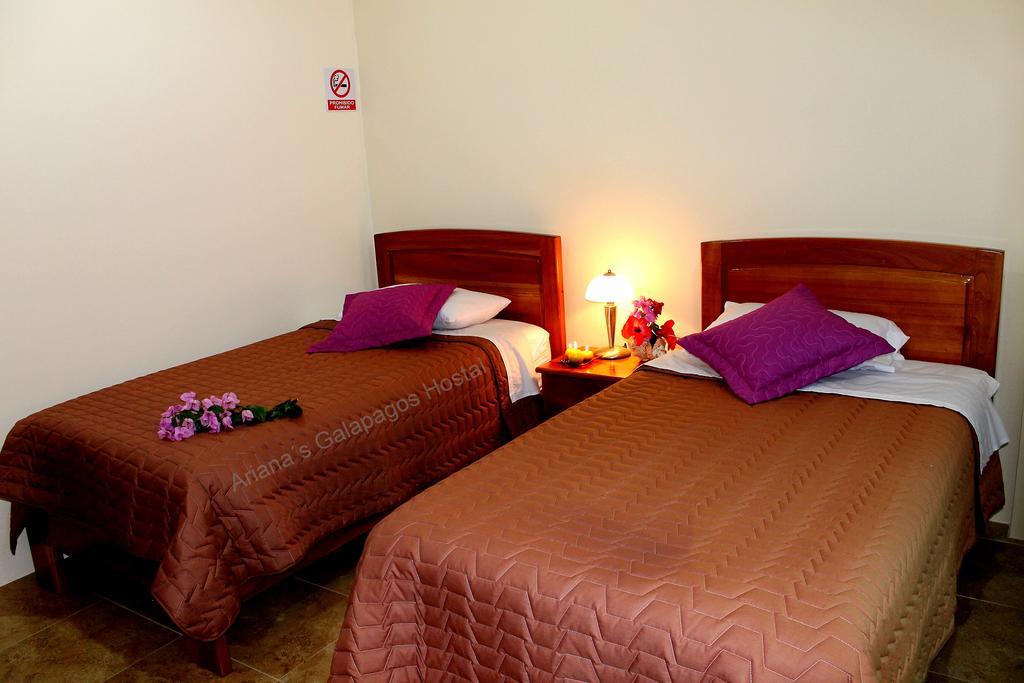 Ariana'S Galapagos Hostal Puerto Ayora  Dış mekan fotoğraf