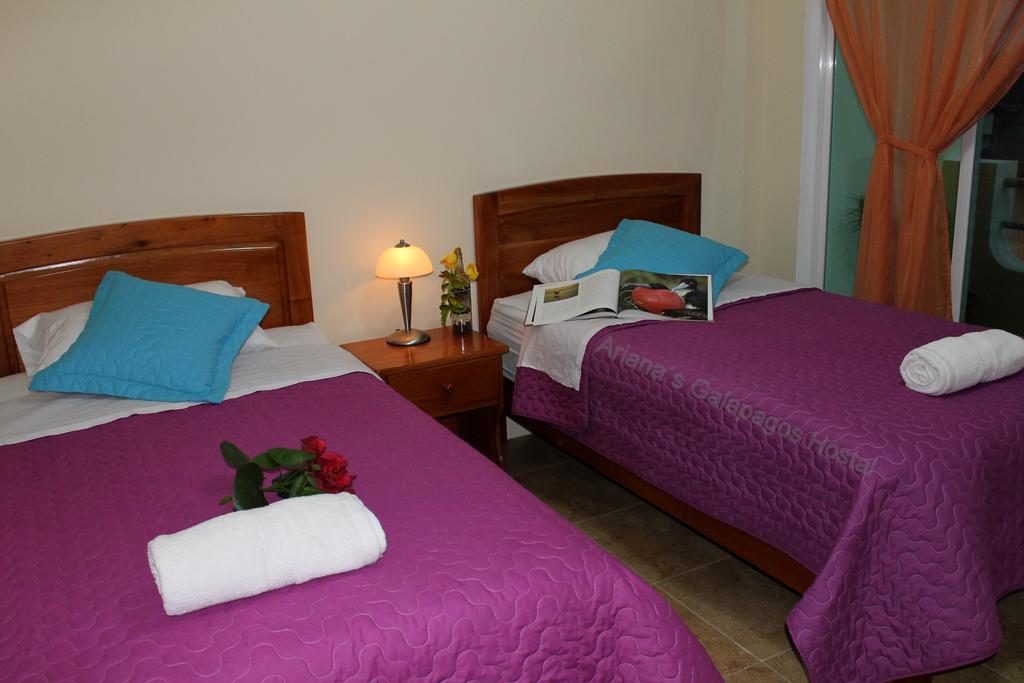Ariana'S Galapagos Hostal Puerto Ayora  Dış mekan fotoğraf