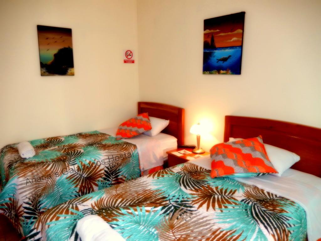 Ariana'S Galapagos Hostal Puerto Ayora  Dış mekan fotoğraf