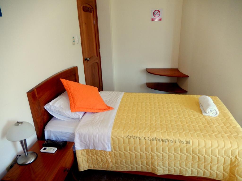 Ariana'S Galapagos Hostal Puerto Ayora  Dış mekan fotoğraf