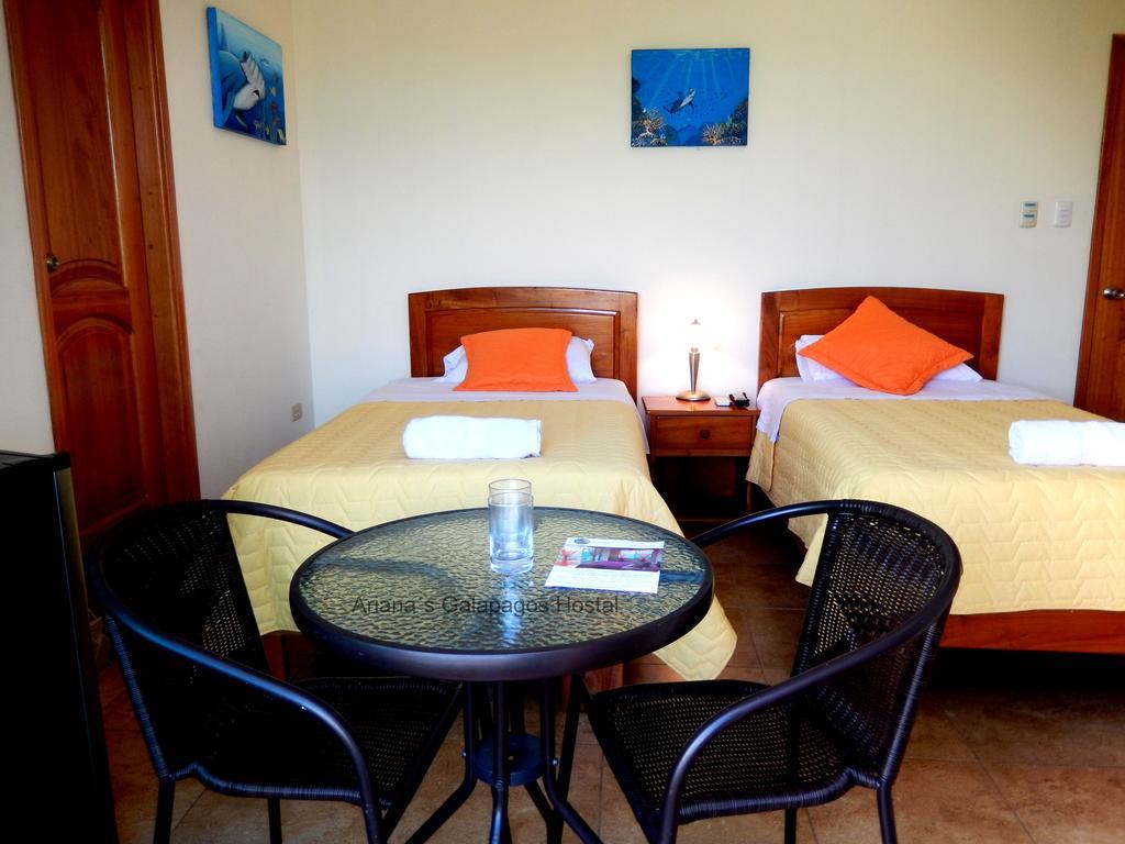 Ariana'S Galapagos Hostal Puerto Ayora  Dış mekan fotoğraf