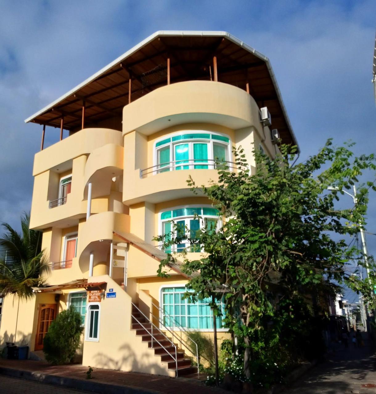 Ariana'S Galapagos Hostal Puerto Ayora  Dış mekan fotoğraf